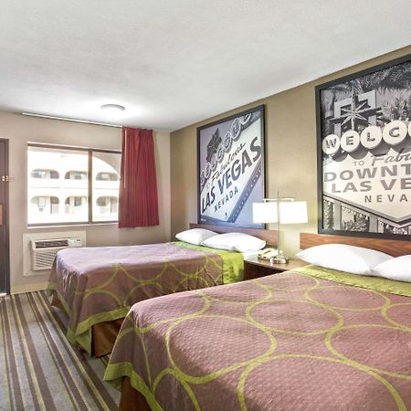 Super 8 By Wyndham Las Vegas Nellis Afb Area Екстер'єр фото