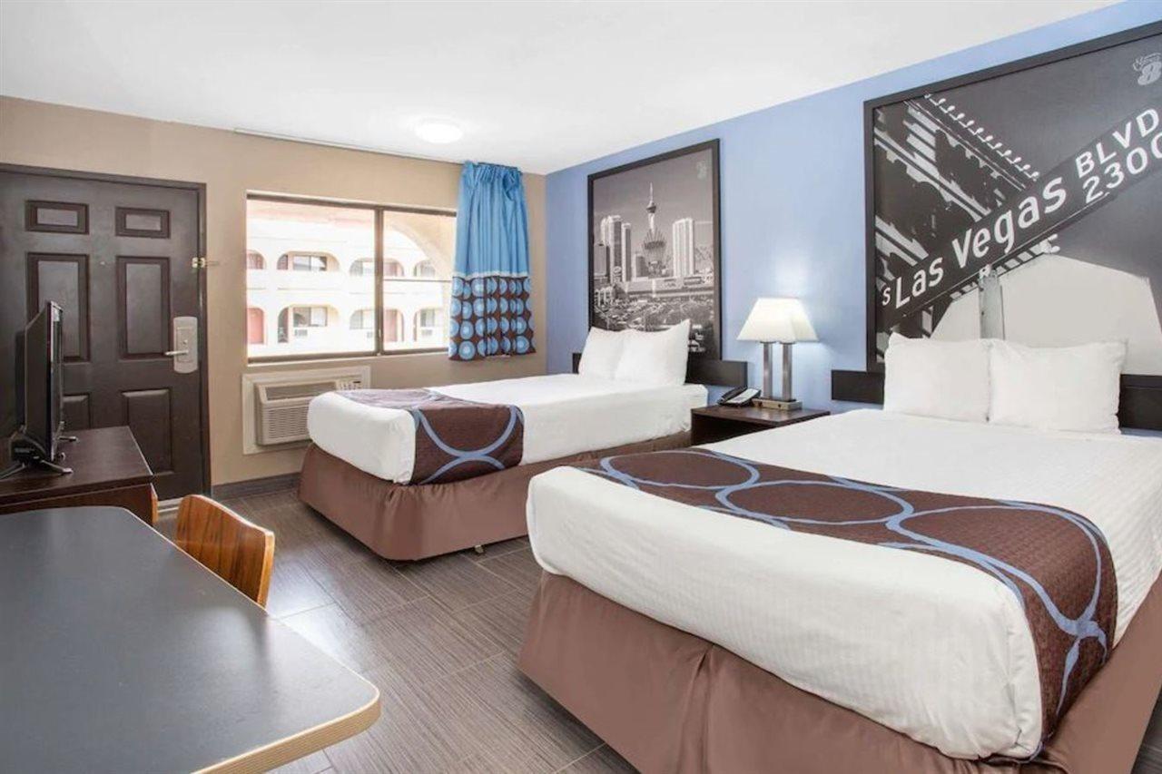 Super 8 By Wyndham Las Vegas Nellis Afb Area Екстер'єр фото