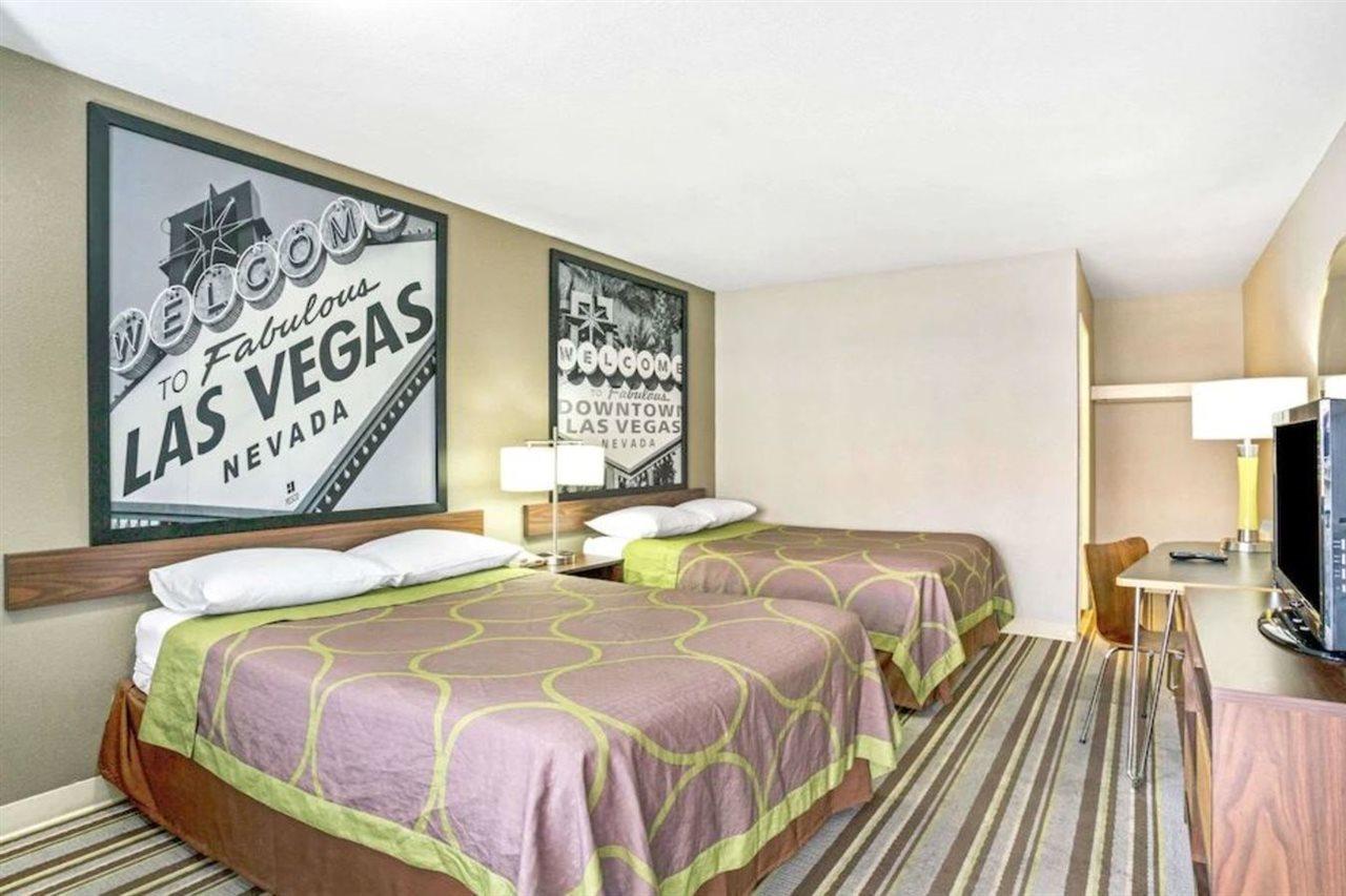 Super 8 By Wyndham Las Vegas Nellis Afb Area Екстер'єр фото