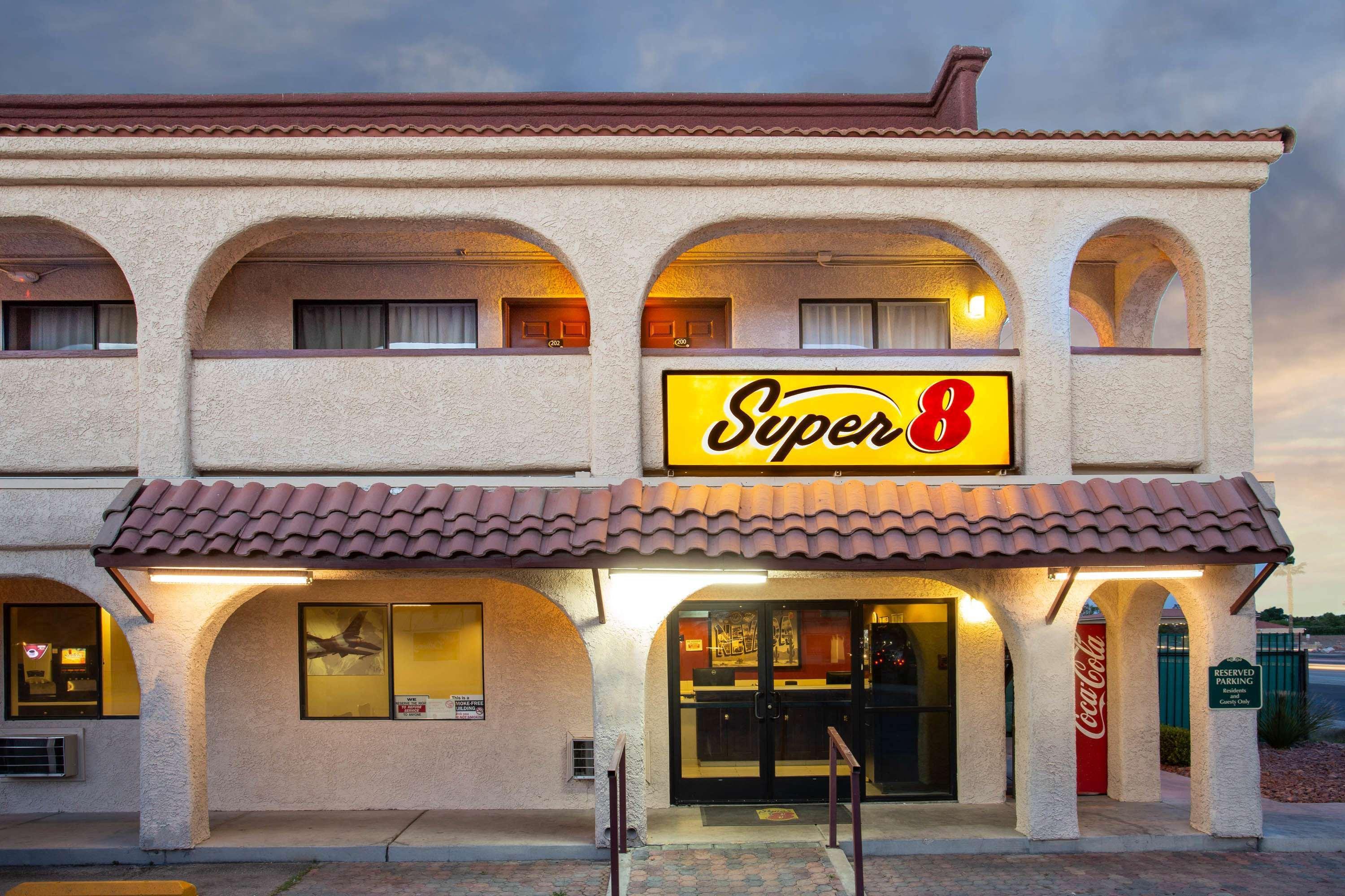 Super 8 By Wyndham Las Vegas Nellis Afb Area Екстер'єр фото