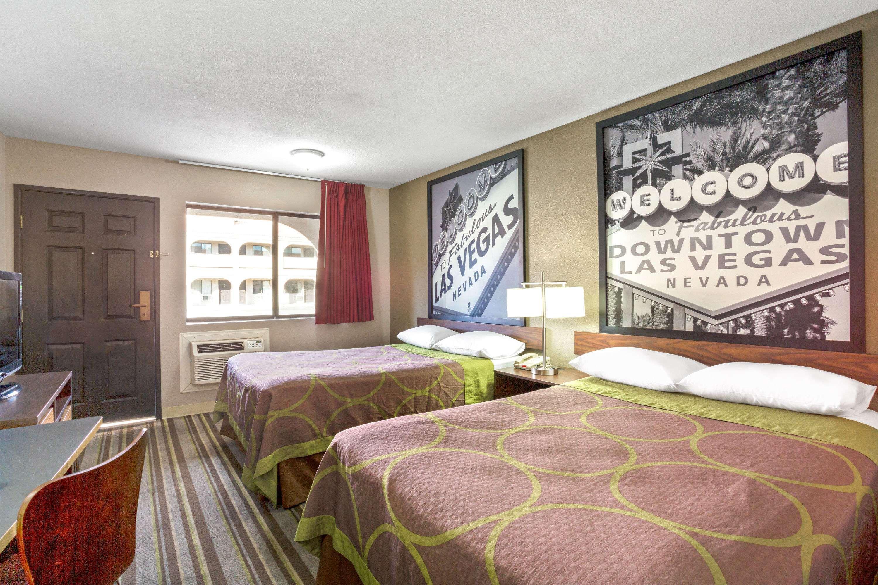 Super 8 By Wyndham Las Vegas Nellis Afb Area Екстер'єр фото