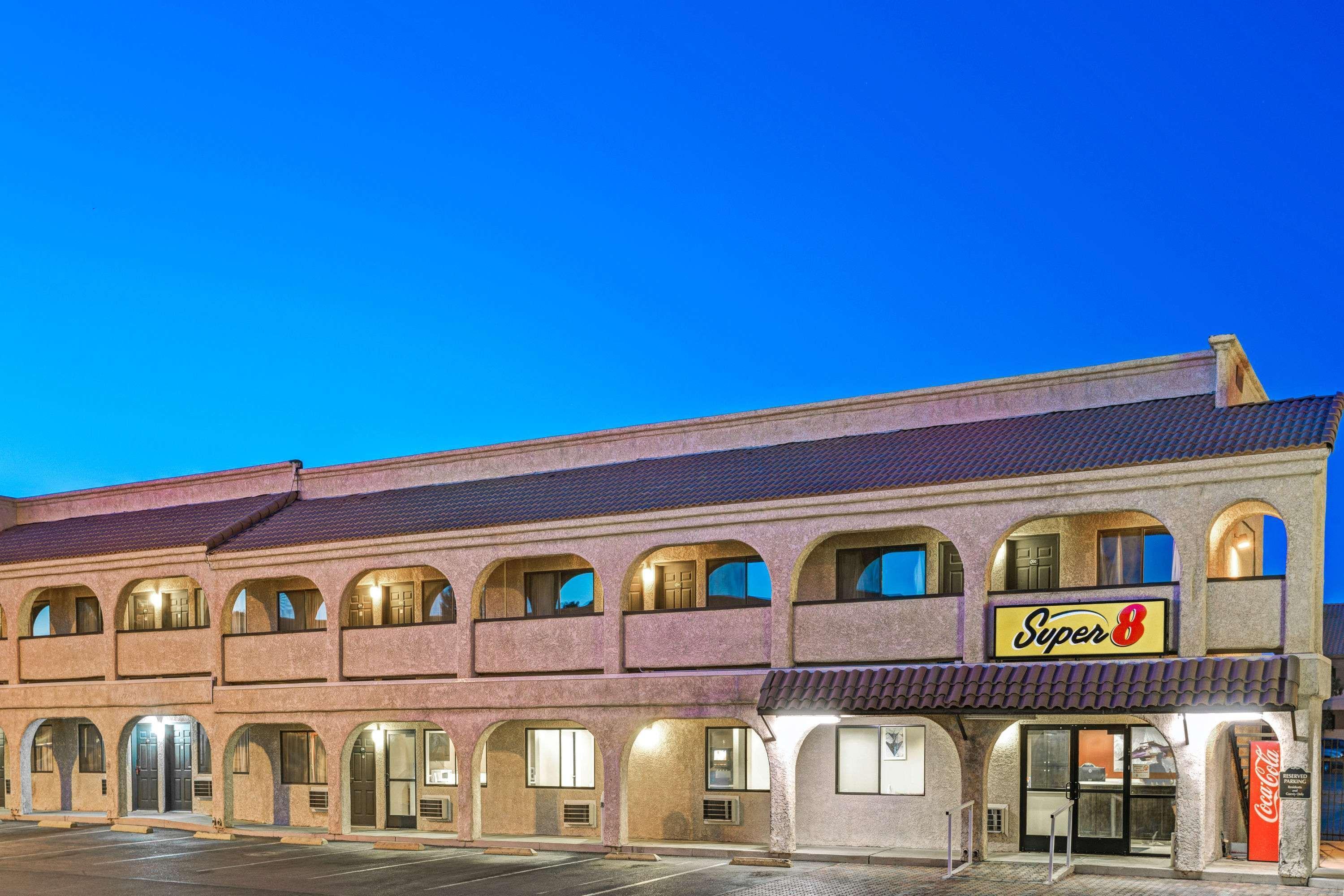 Super 8 By Wyndham Las Vegas Nellis Afb Area Екстер'єр фото
